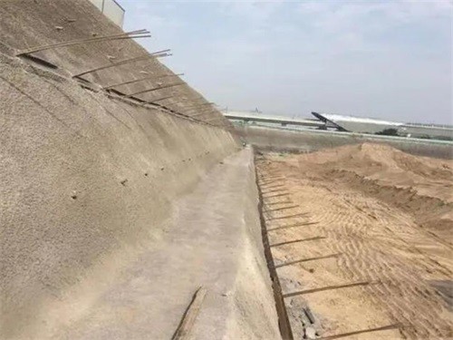 巴林左河道边坡加固